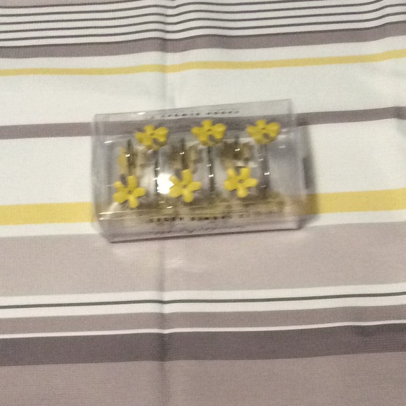 NWOT Full size shower curtain & 12 marching hooks. - Picture 2 of 6